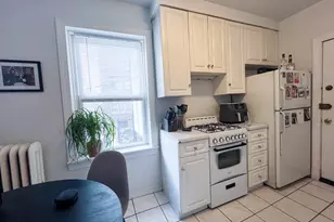 654 W Oakdale Ave, Chicago, IL 60657 - Photo 3