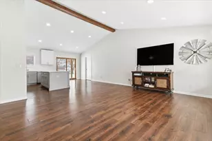 214 Garnett Ave, Winthrop Harbor, IL 60096 - Photo 5