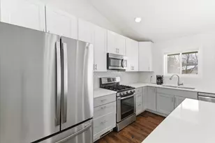 214 Garnett Ave, Winthrop Harbor, IL 60096 - Photo 11