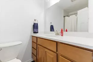 214 Garnett Ave, Winthrop Harbor, IL 60096 - Photo 19