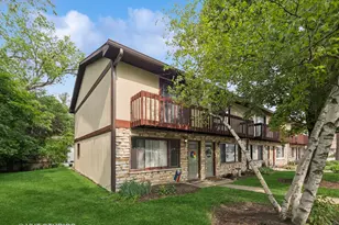 422 Lincoln Ave, Fox River Grove, IL 60021 - Photo 1