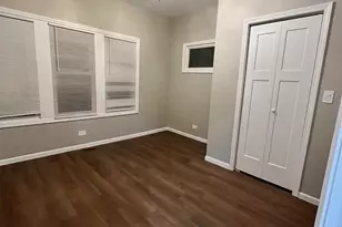 893 Greenbay Ave, Calumet City, IL 60409 - Photo 5