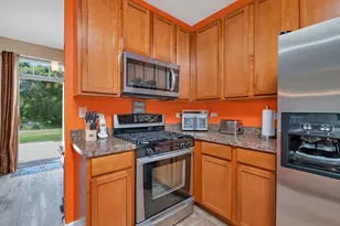 1047 Heron Cir, Joliet, IL 60431 - Photo 9