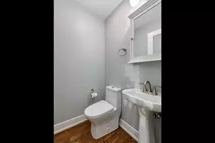 7225 N East Prairie Rd, Lincolnwood, IL 60712 - Photo 15