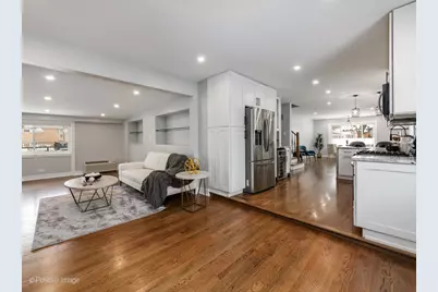 7225 N East Prairie Road, Lincolnwood, IL 60712 - Photo 11