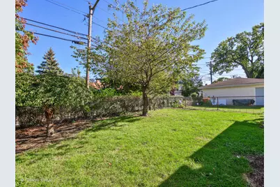 7225 N East Prairie Road, Lincolnwood, IL 60712 - Photo 27