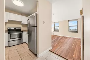 3660 N Lake Shore Dr, Chicago, IL 60613 - Photo 3