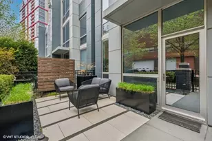 1917 S Calumet Ave, Chicago, IL 60616 - Photo 3