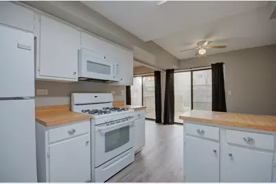 304 Walnut Circle, Bolingbrook, IL 60440 - Photo 11