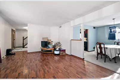 901 Valencia Drive, Shorewood, IL 60404 - Photo 3