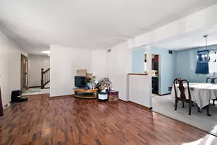 901 Valencia Dr, Shorewood, IL 60404 - Photo 3