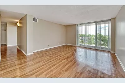 [Address not provided], Lombard, IL 60148 - Photo 7