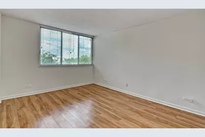 [Address not provided], Lombard, IL 60148 - Photo 3