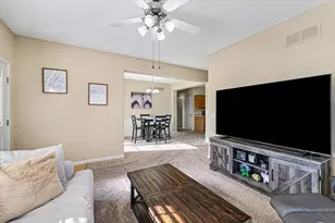 102 Essex Ln, Savoy, IL 61874 - Photo 5