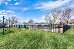 25 Illinois Ave, Schaumburg, IL 60193 - Photo 27