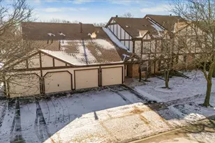 25 Illinois Ave, Schaumburg, IL 60193 - Photo 31