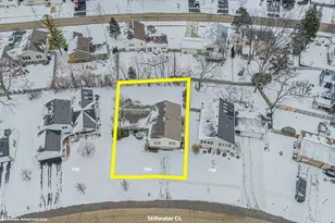 794 Stillwater Ct, Lake Zurich, IL 60047 - Photo 3