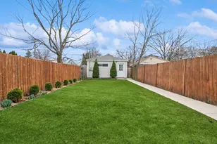 1025 Dewey Ave, Evanston, IL 60202 - Photo 11