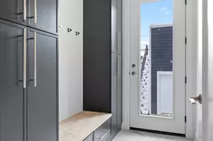 2433 W Cuyler Ave, Chicago, IL 60618 - Photo 27