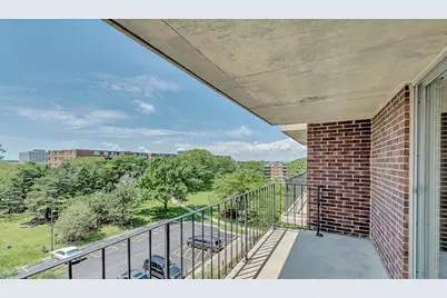 [Address not provided], Lombard, IL 60148 - Photo 7