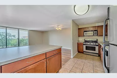 [Address not provided], Lombard, IL 60148 - Photo 3