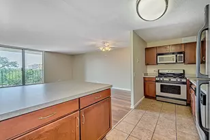 [Address not provided], Lombard, IL 60148 - Photo 3