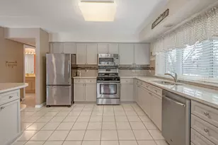 730 Creekside Dr, Mount Prospect, IL 60056 - Photo 7