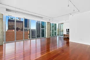 550 N St Clair St, Chicago, IL 60611 - Photo 3