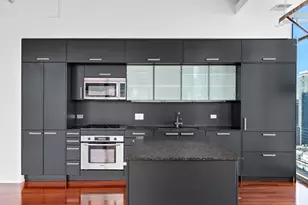 550 N St Clair St, Chicago, IL 60611 - Photo 7