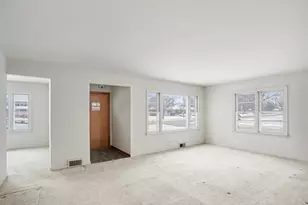 347 Cass St, Crete, IL 60417 - Photo 3