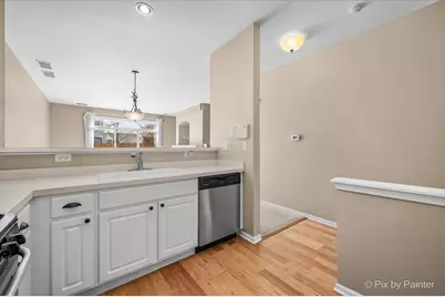 2424 Oneida Lane, Naperville, IL 60563 - Photo 5