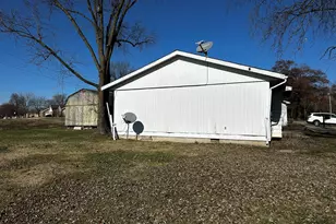 1502 S Pine St, Centralia, IL 62801 - Photo 5