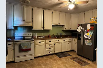 1502 S Pine Street, Centralia, IL 62801 - Photo 9