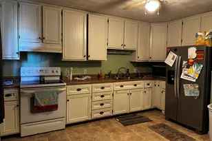 1502 S Pine St, Centralia, IL 62801 - Photo 9