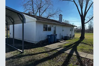 1502 S Pine Street, Centralia, IL 62801 - Photo 3