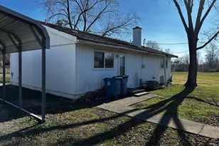 1502 S Pine St, Centralia, IL 62801 - Photo 3