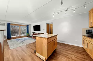 7932 W 93rd St, Hickory Hills, IL 60457 - Photo 15