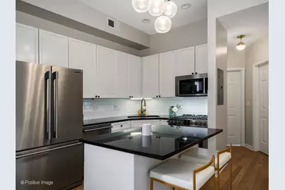 1636 W Melrose Street #405, Chicago, IL 60657 - Photo 7