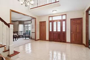 22 Wedgewood Dr, Hawthorn Woods, IL 60047 - Photo 3