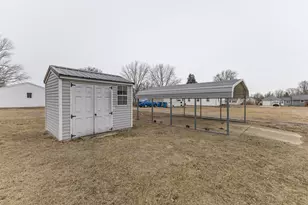 227 E 2nd St, Mineral, IL 61344 - Photo 5