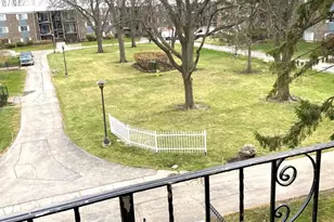 1519 N Windsor Dr, Arlington Heights, IL 60004 - Photo 3