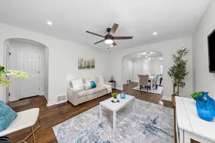 11925 S Lafayette Ave, Chicago, IL 60628 - Photo 5