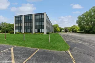 600 Russel Ct, Woodstock, IL 60098 - Photo 7