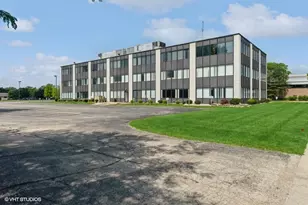 600 Russel Ct, Woodstock, IL 60098 - Photo 9