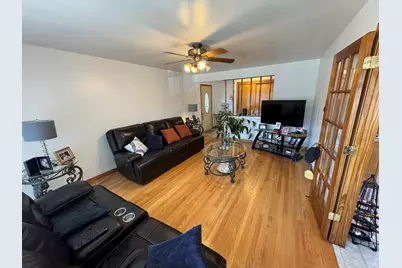 11117 S Avenue L, Chicago, IL 60617 - Photo 9