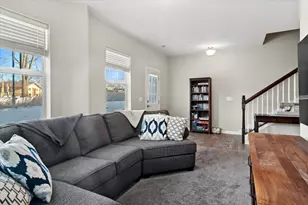 80 Lakeview Pl, Lake Zurich, IL 60047 - Photo 3