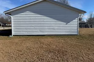 119 Salem Dr, Salem, IL 62881 - Photo 5