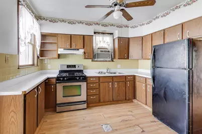 6120 W Newport Avenue, Chicago, IL 60634 - Photo 3