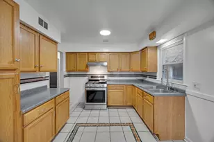 6118 N Hoyne Ave, Chicago, IL 60659 - Photo 3