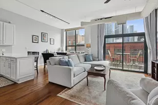 400 W Ontario St, Chicago, IL 60654 - Photo 3